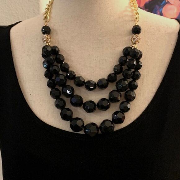 Black 3 strand chunky bead necklace. 16-18” long lobster clasp e” extension - Picture 1 of 4